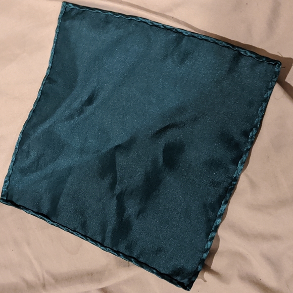 Green pocket square - Picture 2 of 2